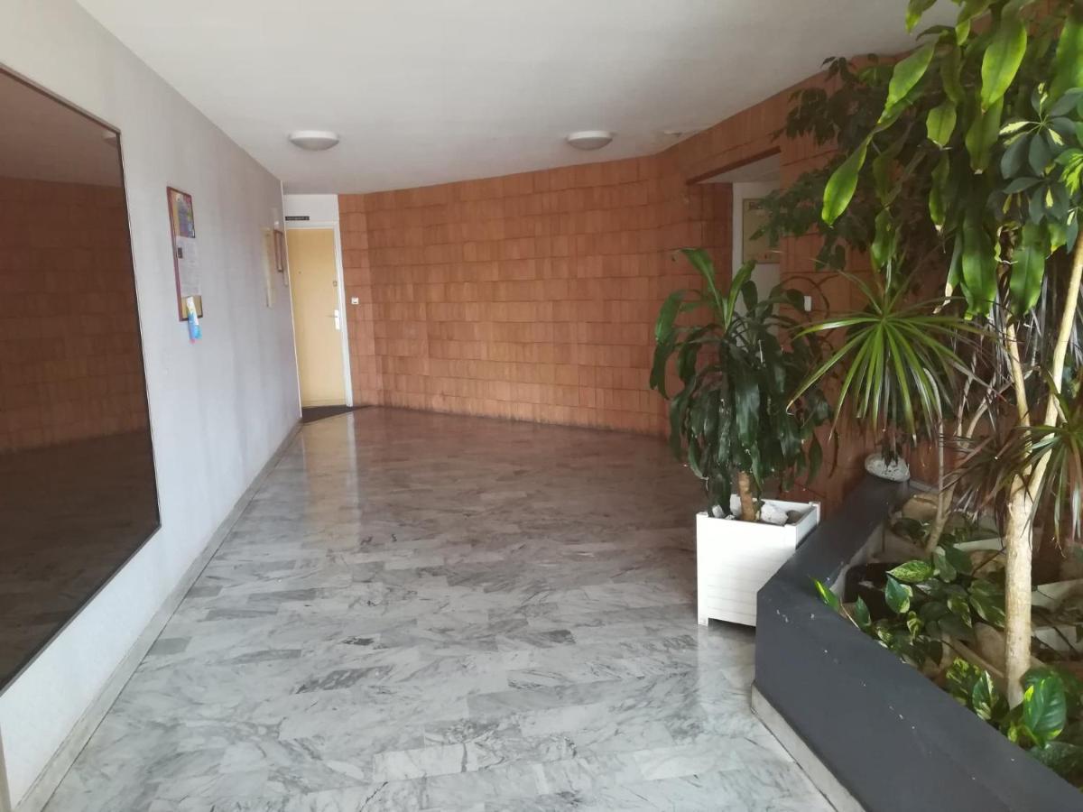 Studio Cabine Vue Port Avec Parking Prive, Piscine, Parc, Boulodrome آجد المظهر الخارجي الصورة