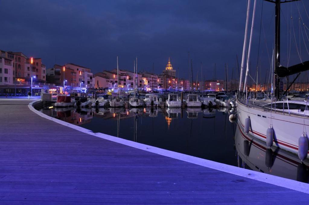 Studio Cabine Vue Port Avec Parking Prive, Piscine, Parc, Boulodrome آجد المظهر الخارجي الصورة